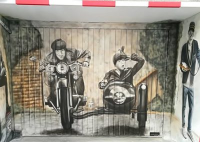 Mural Puerta de Garaje Hostal Palafox (Barbastro)
